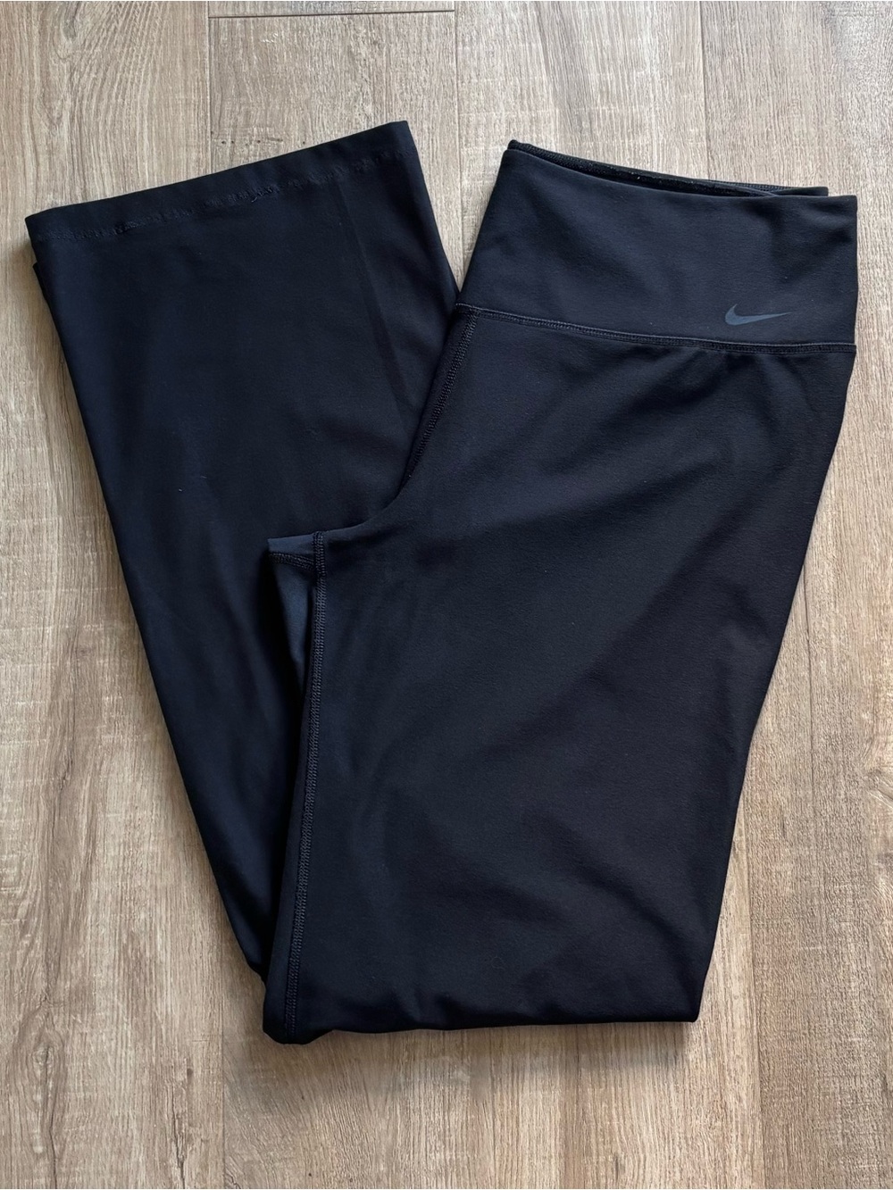 Nike Wide Leg High Rise Pants in Black 31”